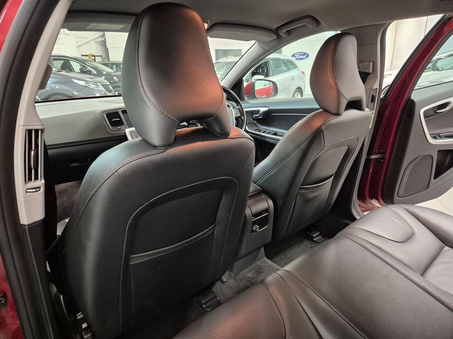 Used Volvo V60 2014 for sale - 76899700: Photo 51