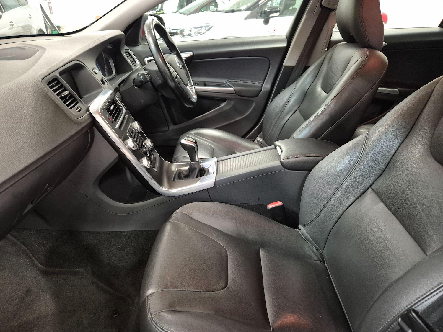 Used Volvo V60 2014 for sale - 76899700: Photo 55