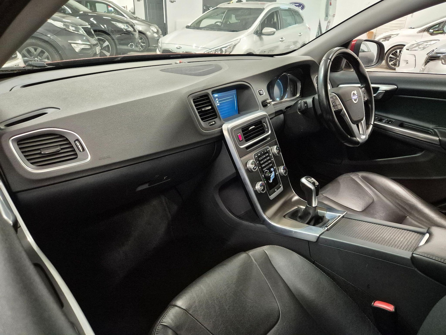 Used Volvo V60 2014 for sale - 76899700: Photo 56