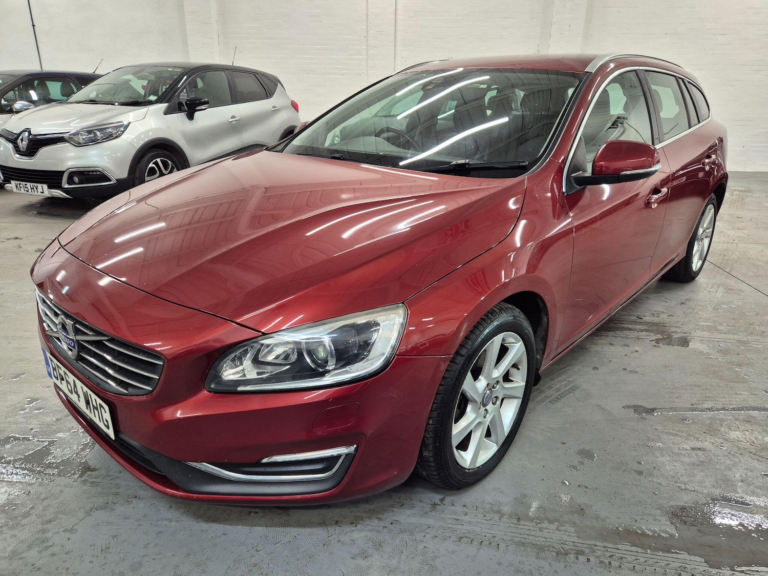 Used Volvo V60 2014 for sale - 76899700: Photo 6