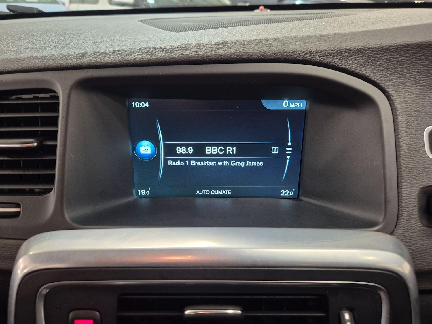 Used Volvo V60 2014 for sale - 76899700: Photo 63