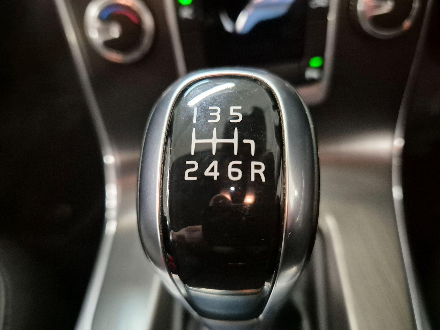 Used Volvo V60 2014 for sale - 76899700: Photo 67