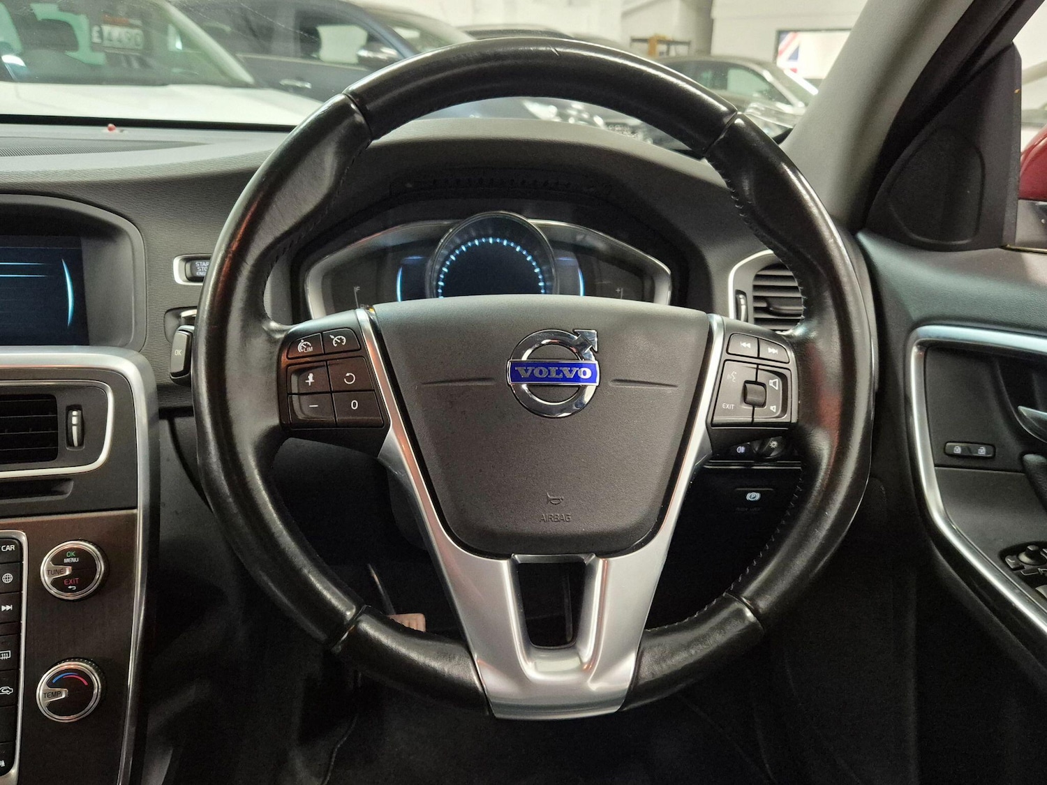 Used Volvo V60 2014 for sale - 76899700: Photo 68