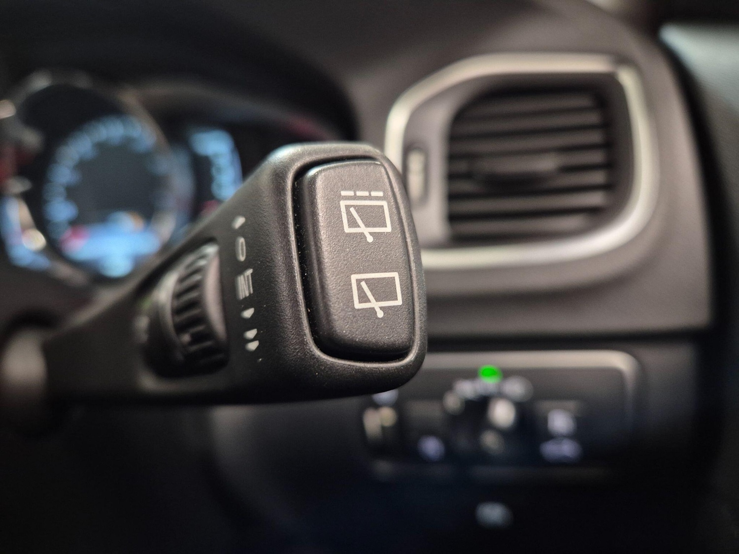 Used Volvo V60 2014 for sale - 76899700: Photo 74