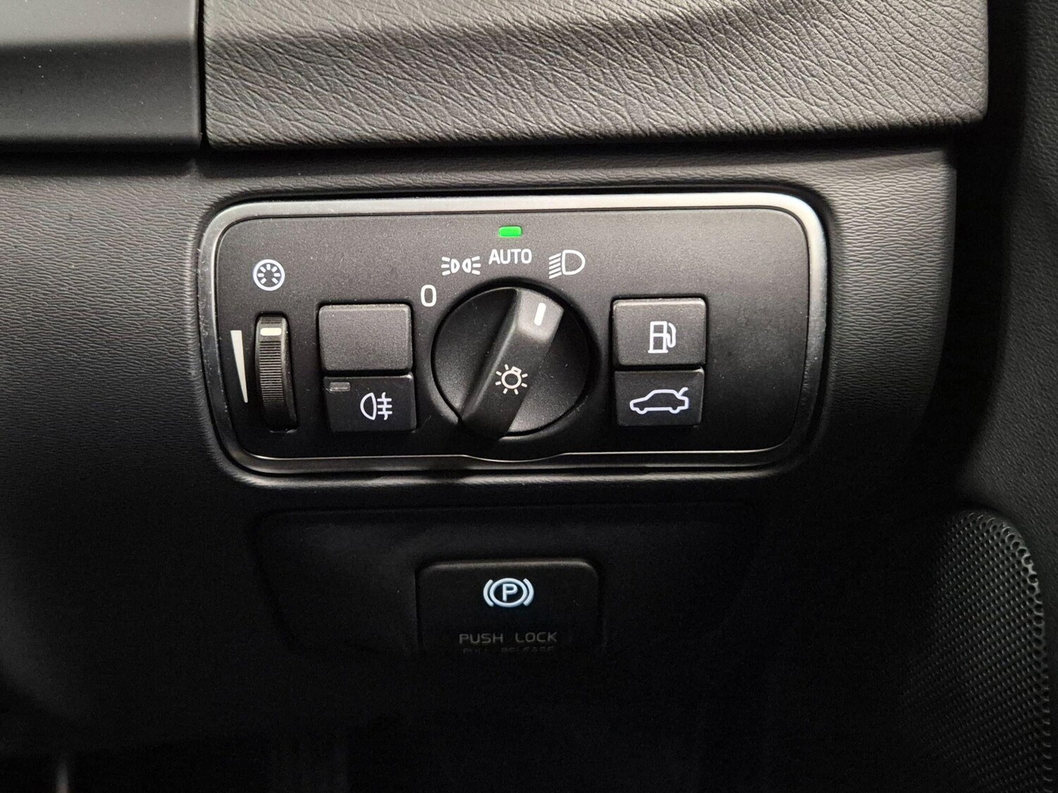 Used Volvo V60 2014 for sale - 76899700: Photo 75