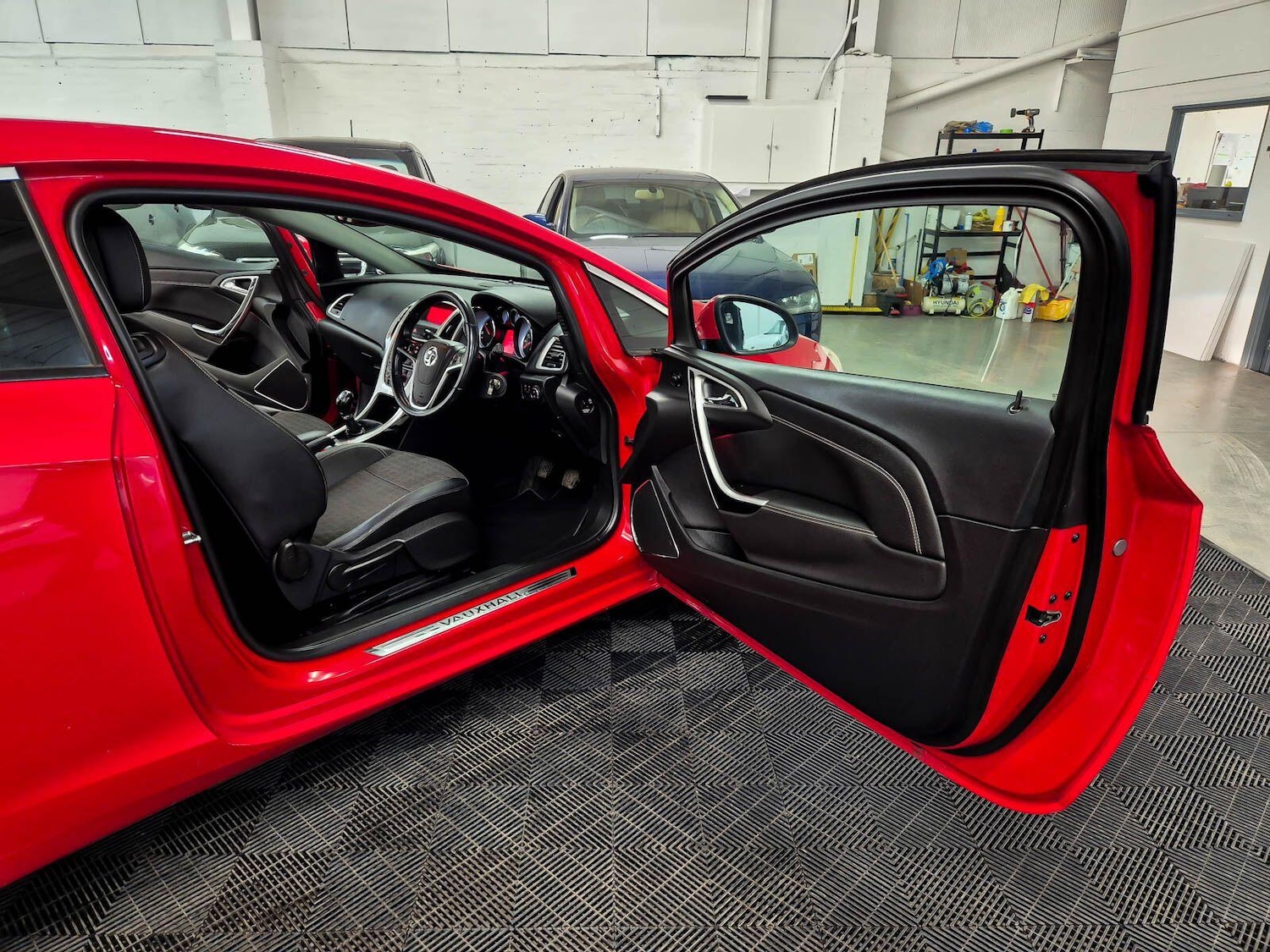 Used Vauxhall Astra GTC 2013 for sale - 77670992: Photo 25