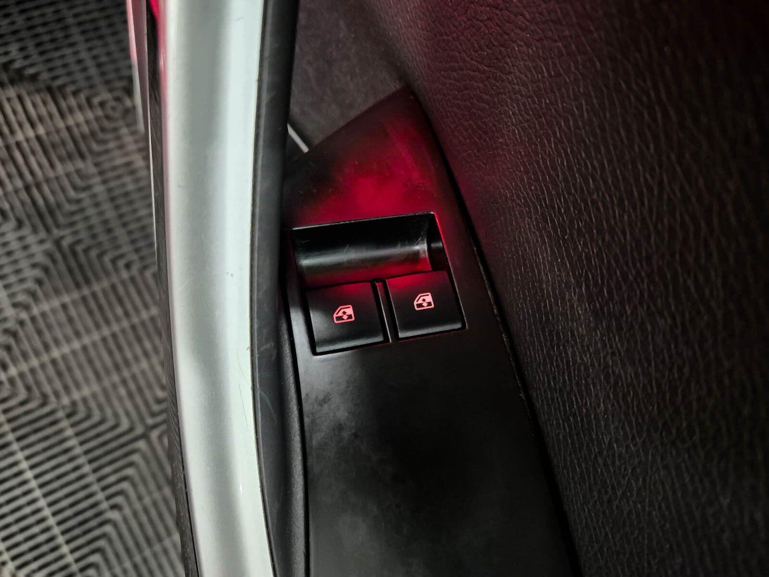 Used Vauxhall Astra GTC 2013 for sale - 77670992: Photo 38