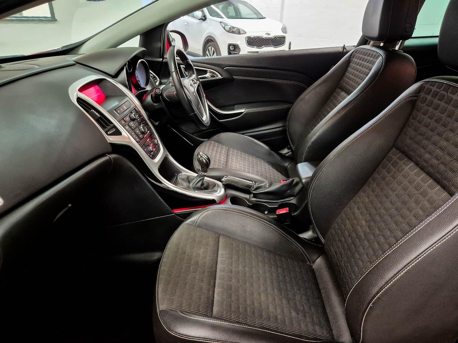 Used Vauxhall Astra GTC 2013 for sale - 77670992: Photo 49