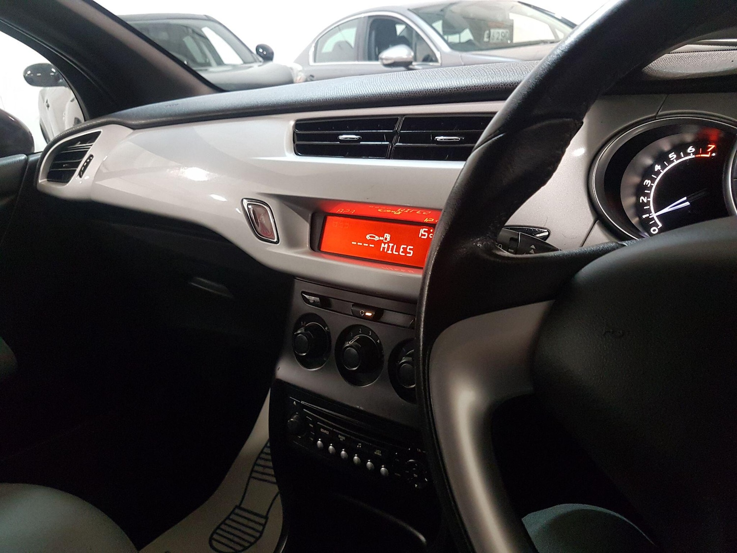 Used Citroen DS3 2012 for sale - 76485082: Photo 16