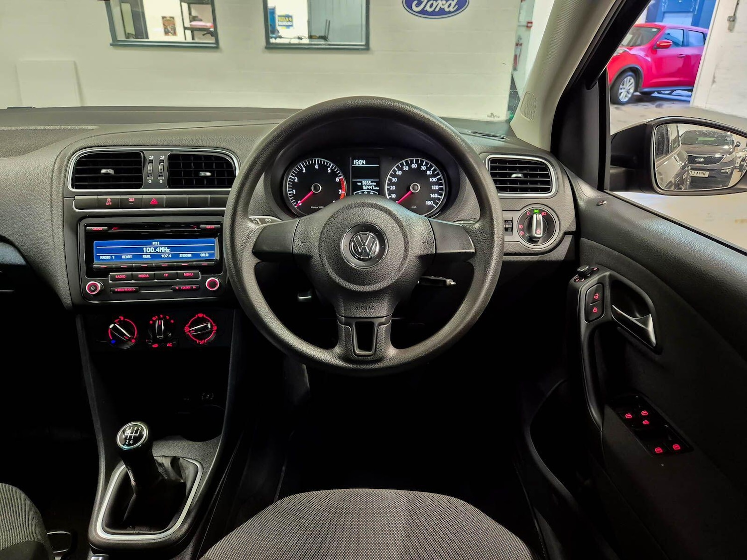 Used Volkswagen Polo 2012 for sale - 76952352: Photo 24