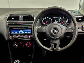 Used Volkswagen Polo 2012 for sale - 76952352: Photo