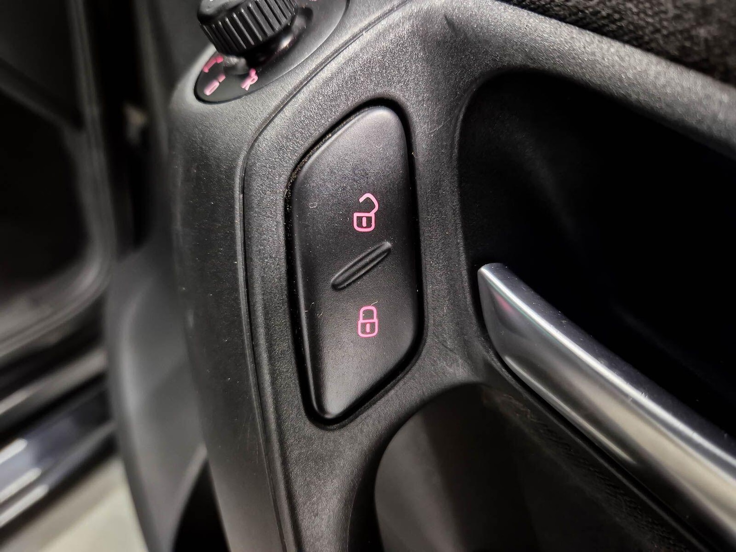 Used Volkswagen Polo 2012 for sale - 76952352: Photo 32