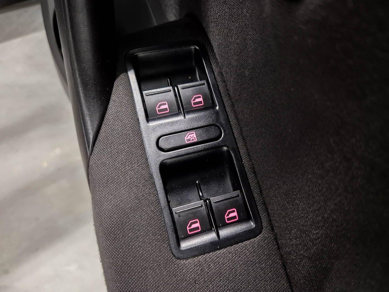 Used Volkswagen Polo 2012 for sale - 76952352: Photo 33