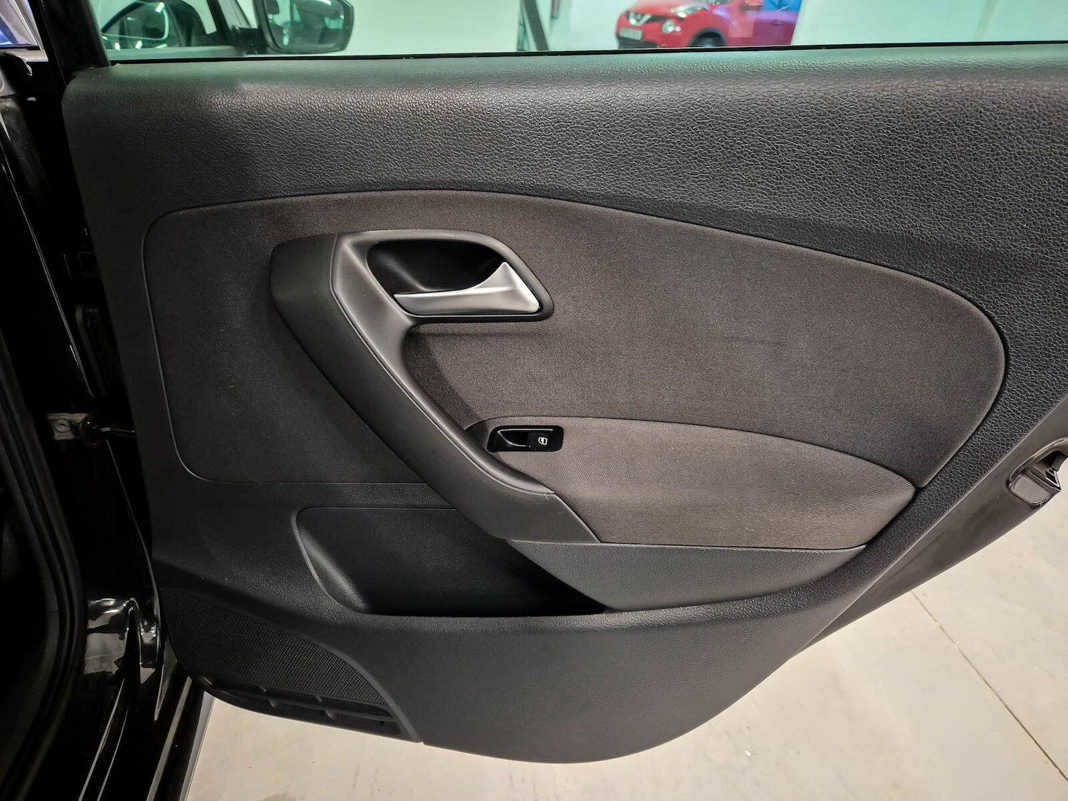 Used Volkswagen Polo 2012 for sale - 76952352: Photo 39