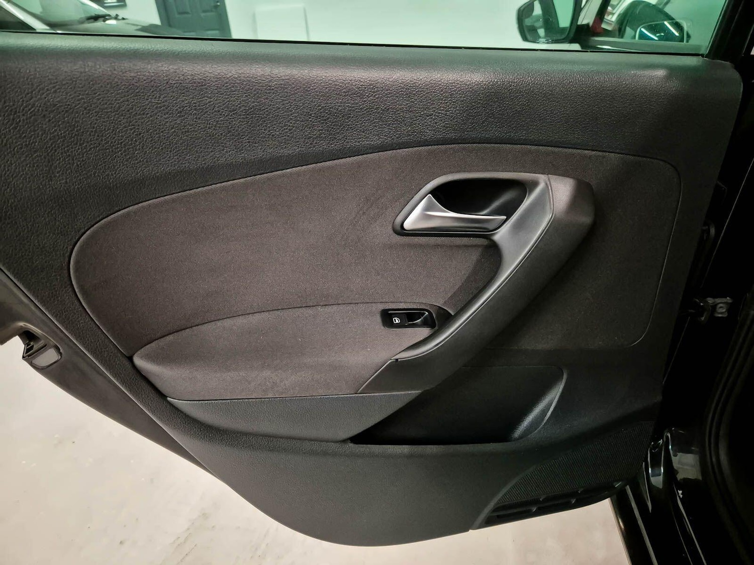 Used Volkswagen Polo 2012 for sale - 76952352: Photo 40