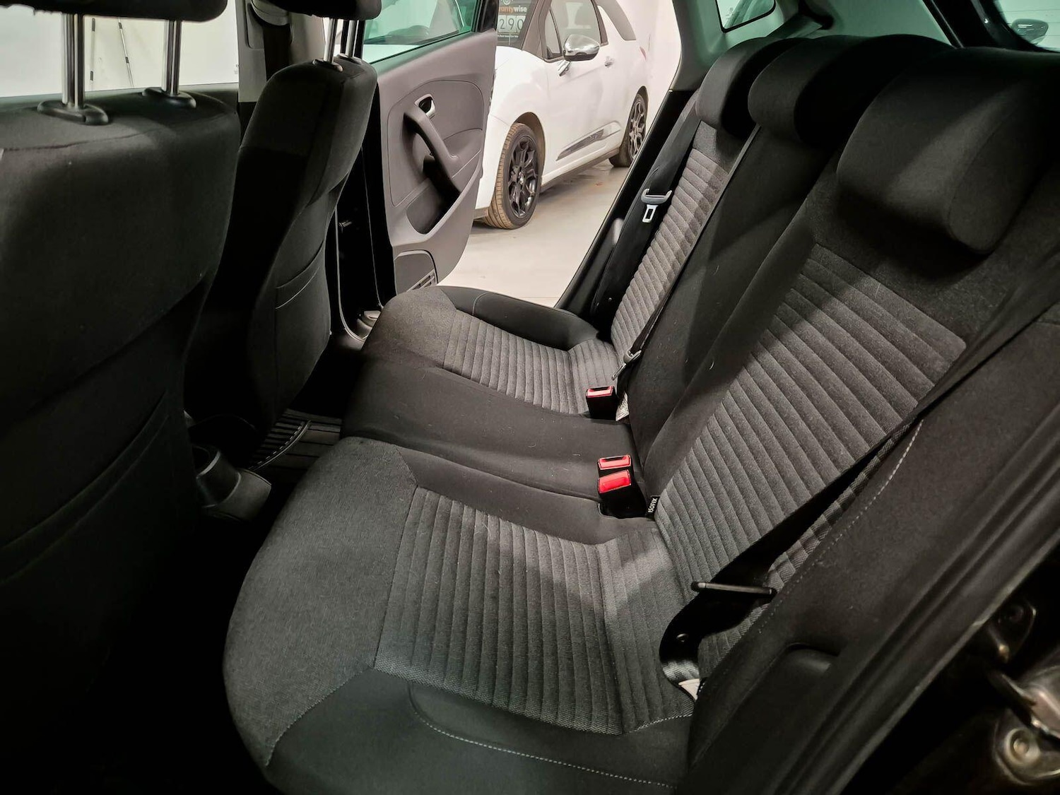 Used Volkswagen Polo 2012 for sale - 76952352: Photo 43