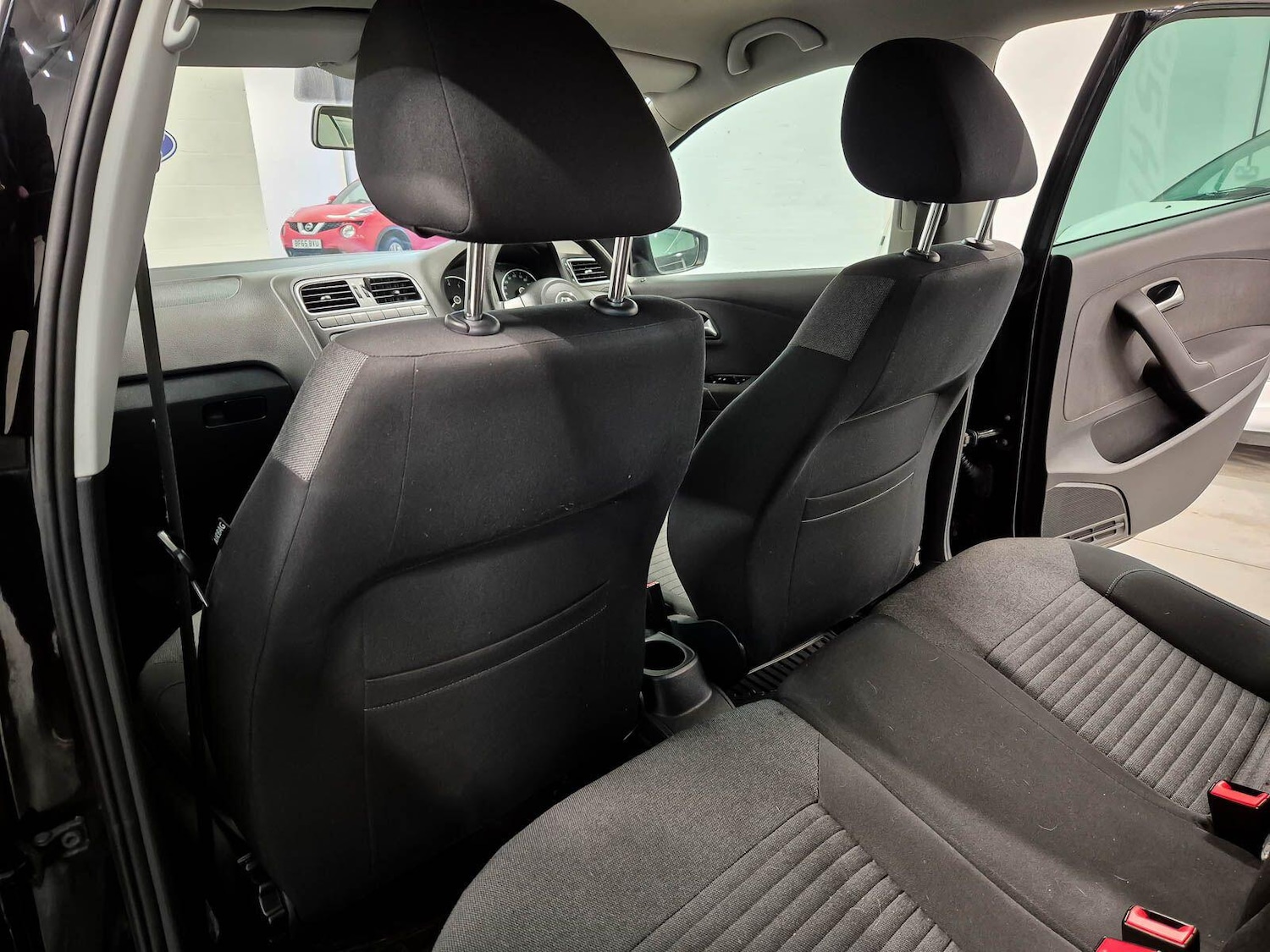 Used Volkswagen Polo 2012 for sale - 76952352: Photo 44