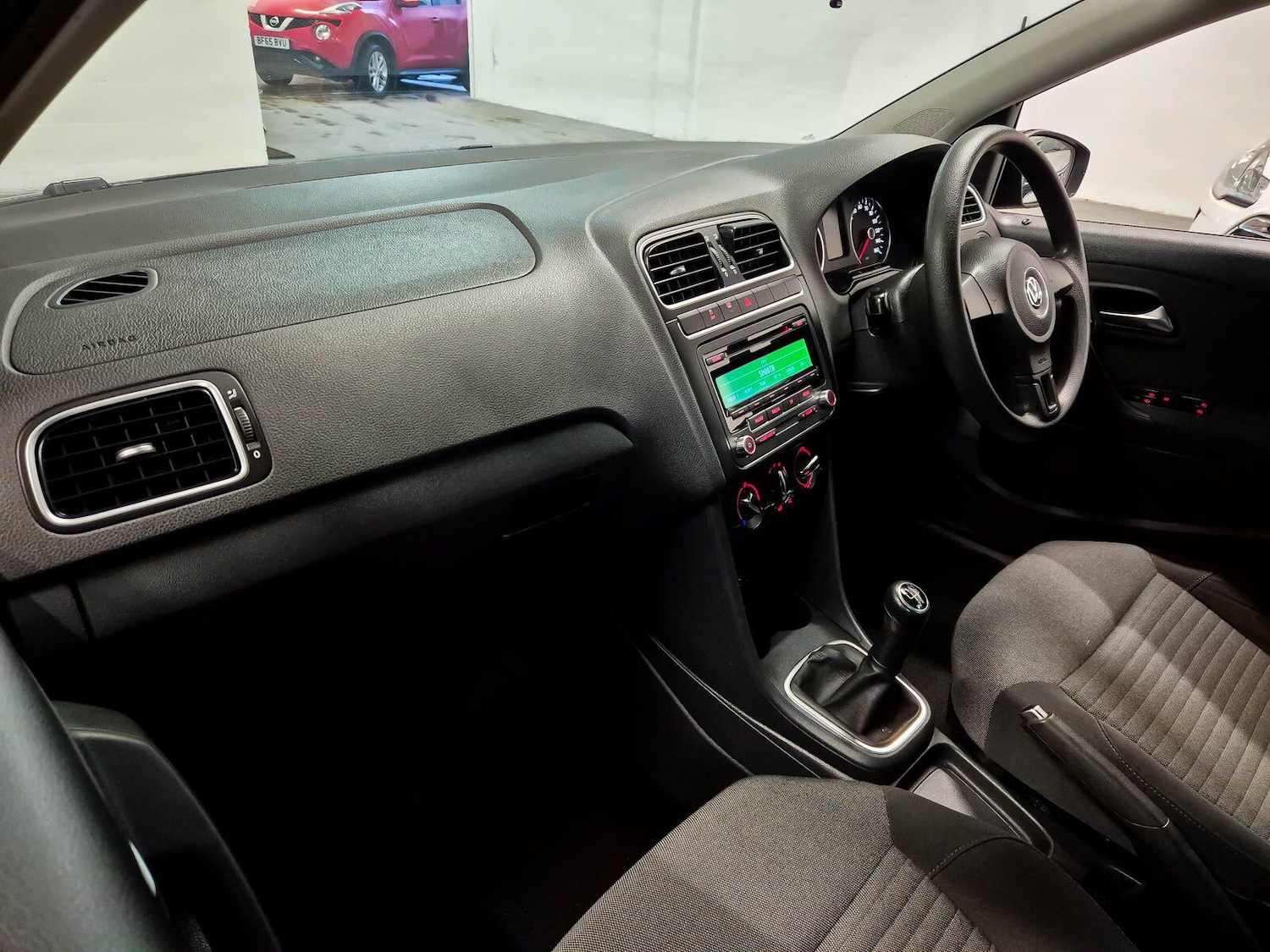 Used Volkswagen Polo 2012 for sale - 76952352: Photo 49