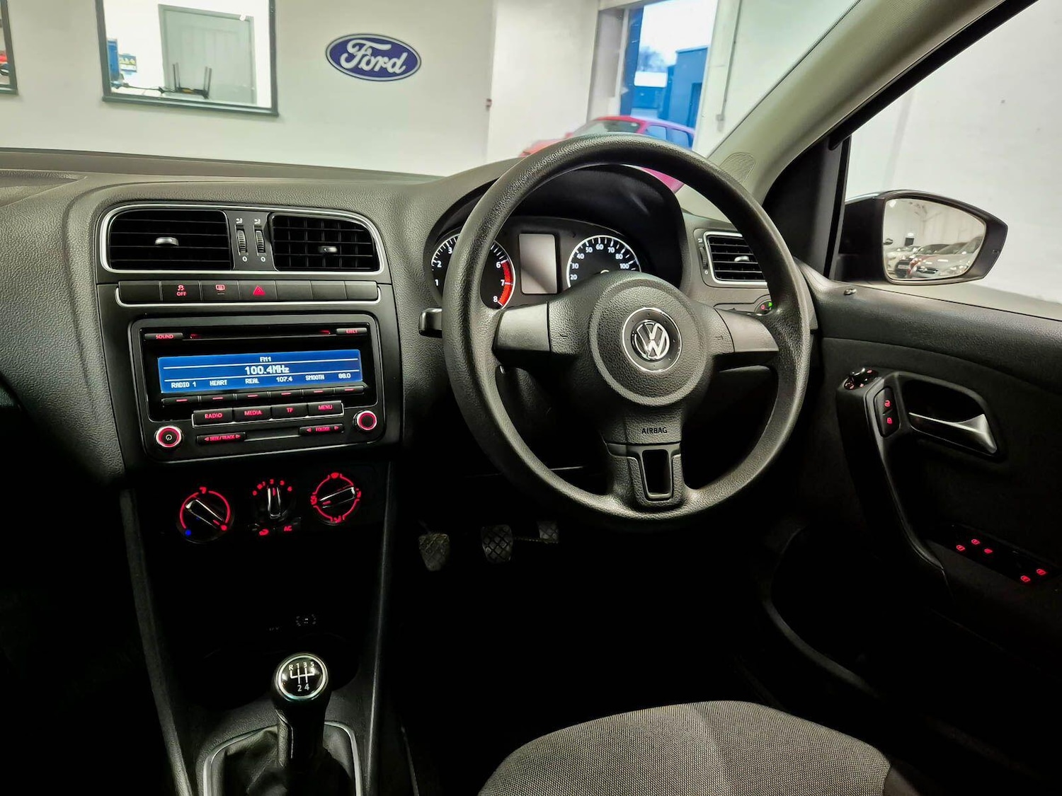 Used Volkswagen Polo 2012 for sale - 76952352: Photo 51