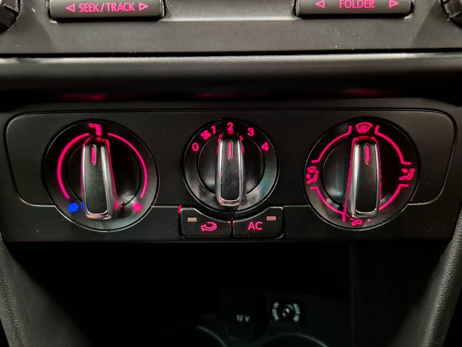 Used Volkswagen Polo 2012 for sale - 76952352: Photo 56