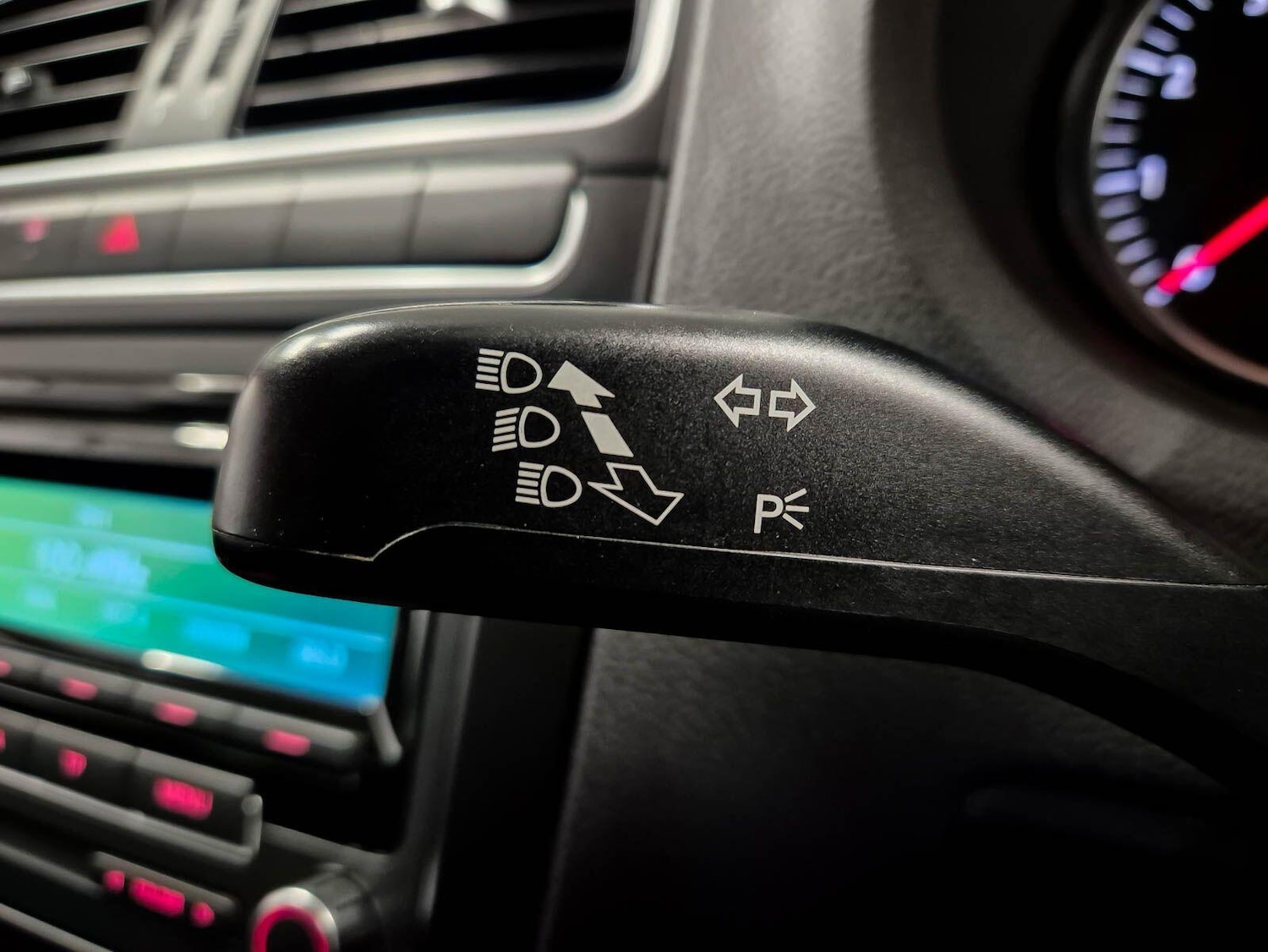 Used Volkswagen Polo 2012 for sale - 76952352: Photo 60