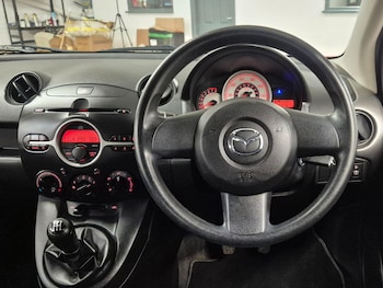 Used Mazda Mazda2 2010 for sale - 77387018: Photo