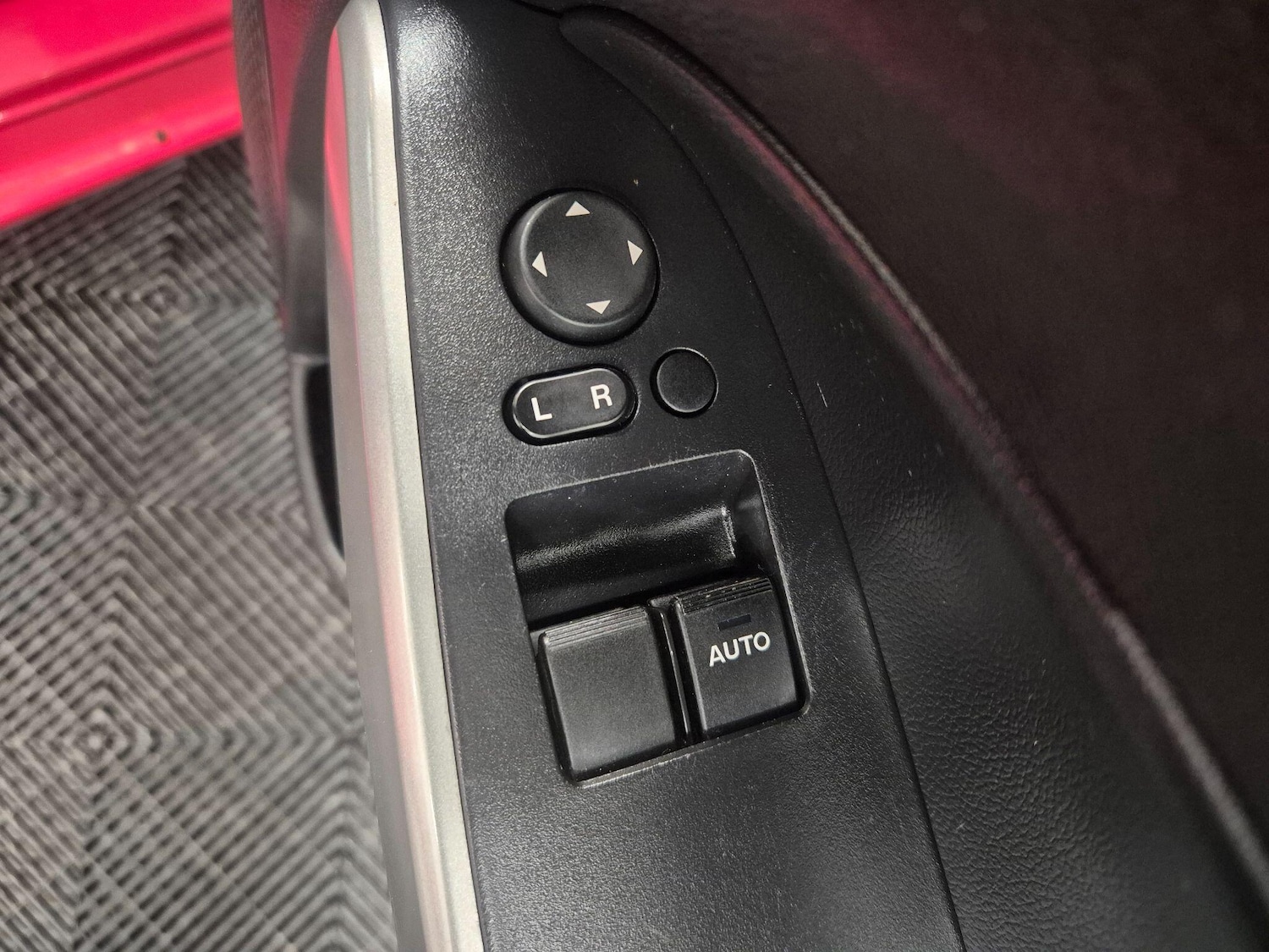 Used Mazda Mazda2 2010 for sale - 77387018: Photo 31