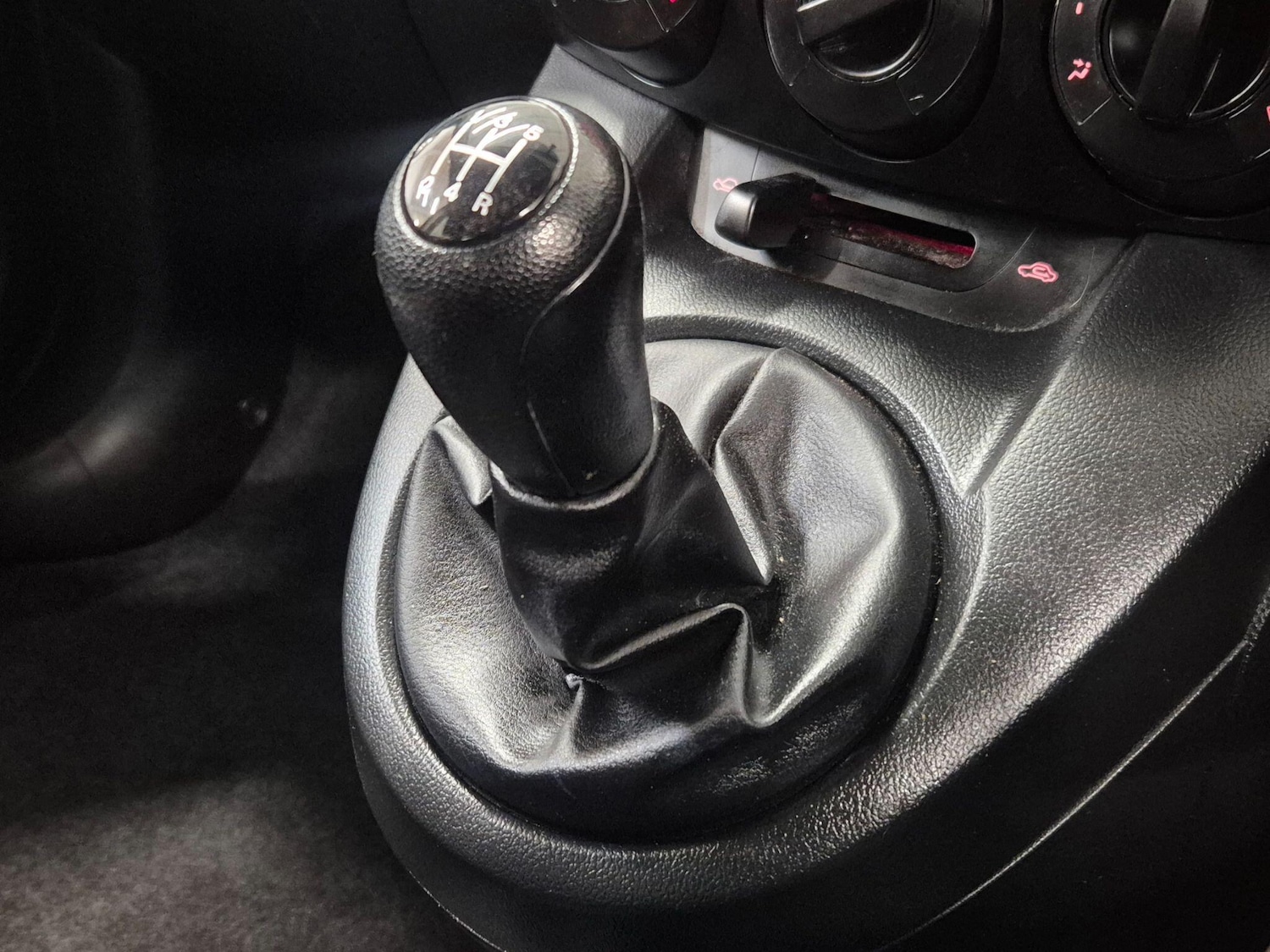 Used Mazda Mazda2 2010 for sale - 77387018: Photo 57