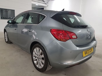Used Vauxhall Astra 2013 for sale - 76473761: Photo