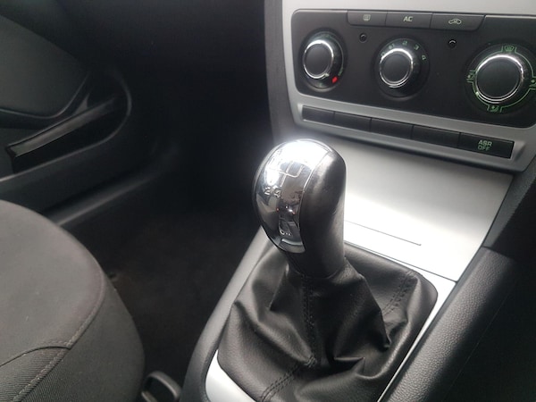 Used Skoda Octavia 2010 for sale - 76199937: Photo 11