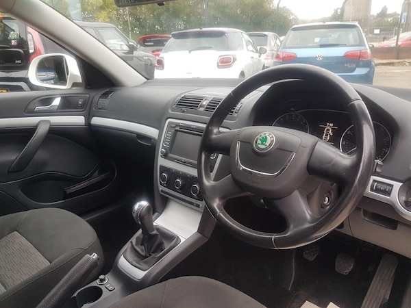 Used Skoda Octavia 2010 for sale - 76199937: Photo 2