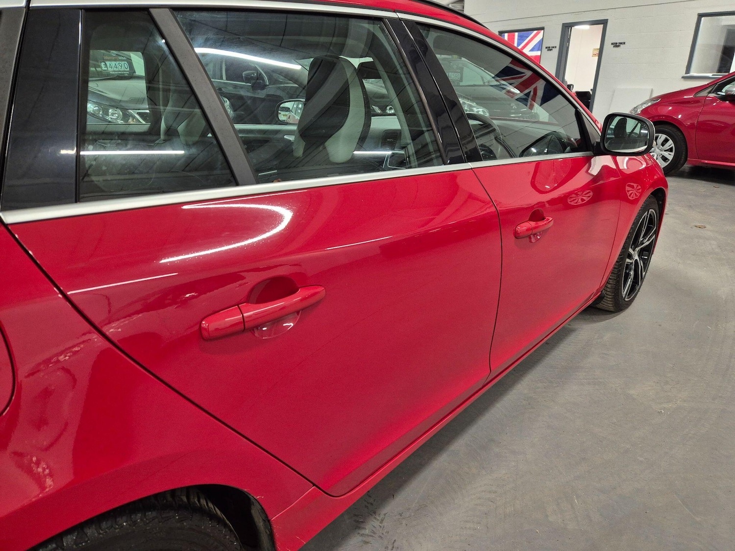 Used Volvo V60 2012 for sale - 76786650: Photo 16