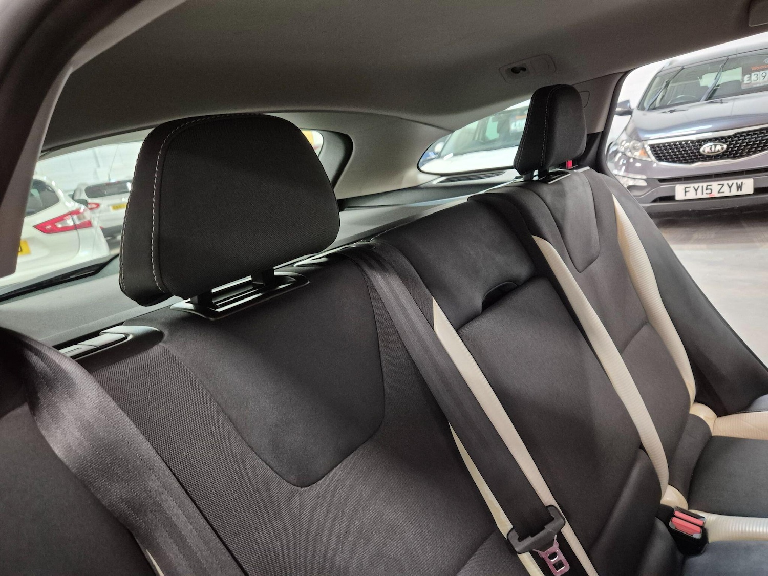 Used Volvo V60 2012 for sale - 76786650: Photo 37