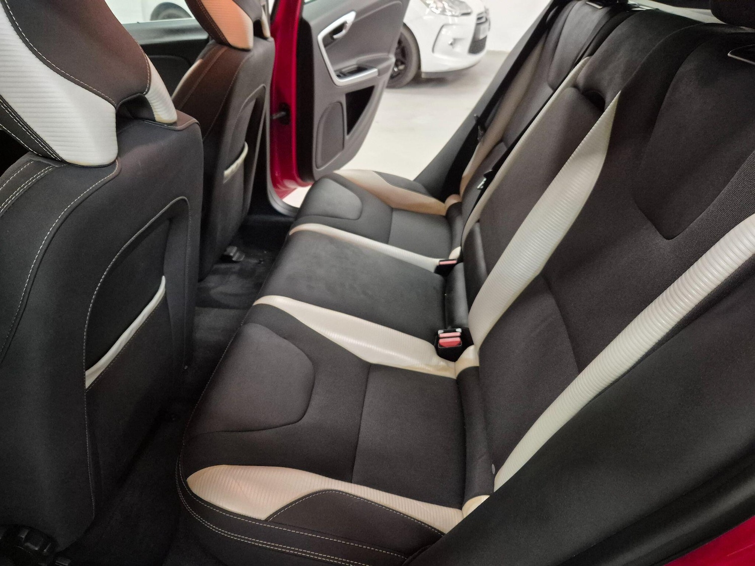 Used Volvo V60 2012 for sale - 76786650: Photo 43