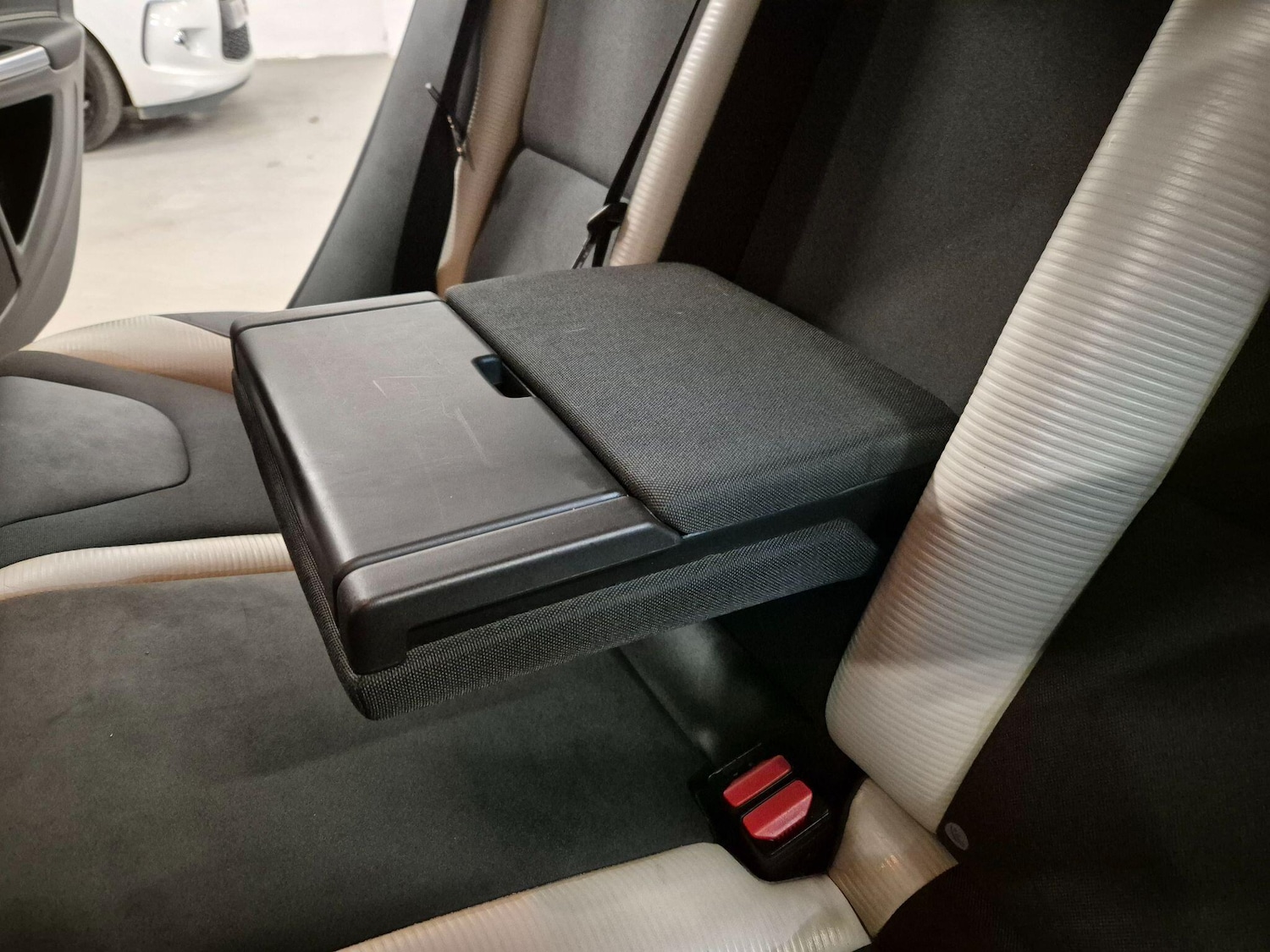 Used Volvo V60 2012 for sale - 76786650: Photo 44