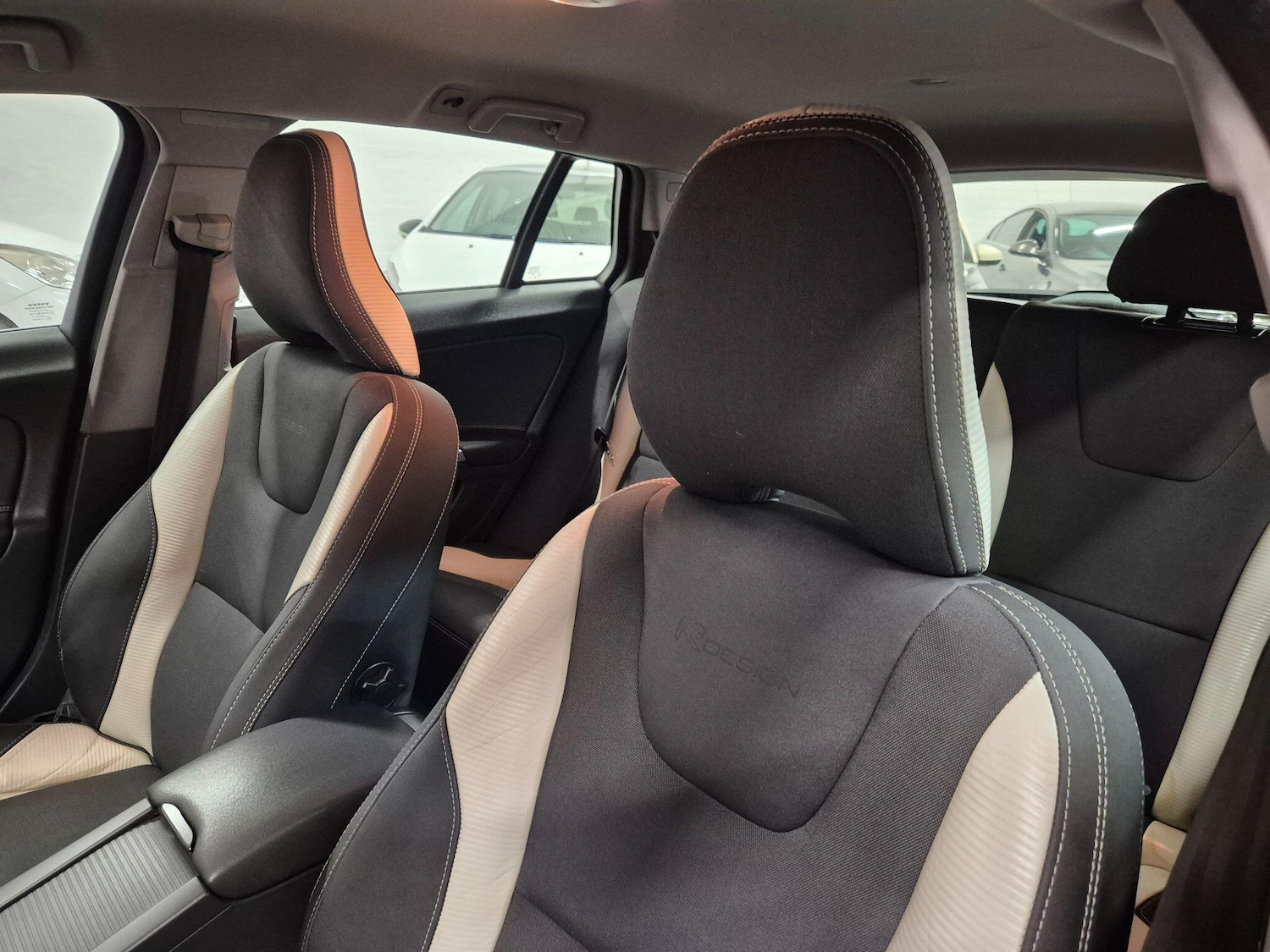 Used Volvo V60 2012 for sale - 76786650: Photo 48