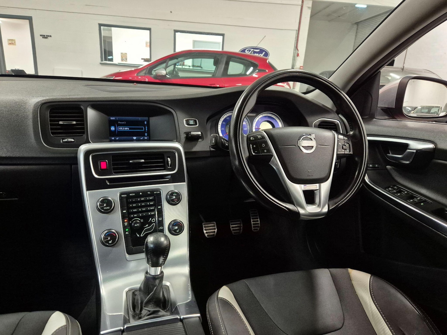 Used Volvo V60 2012 for sale - 76786650: Photo 55