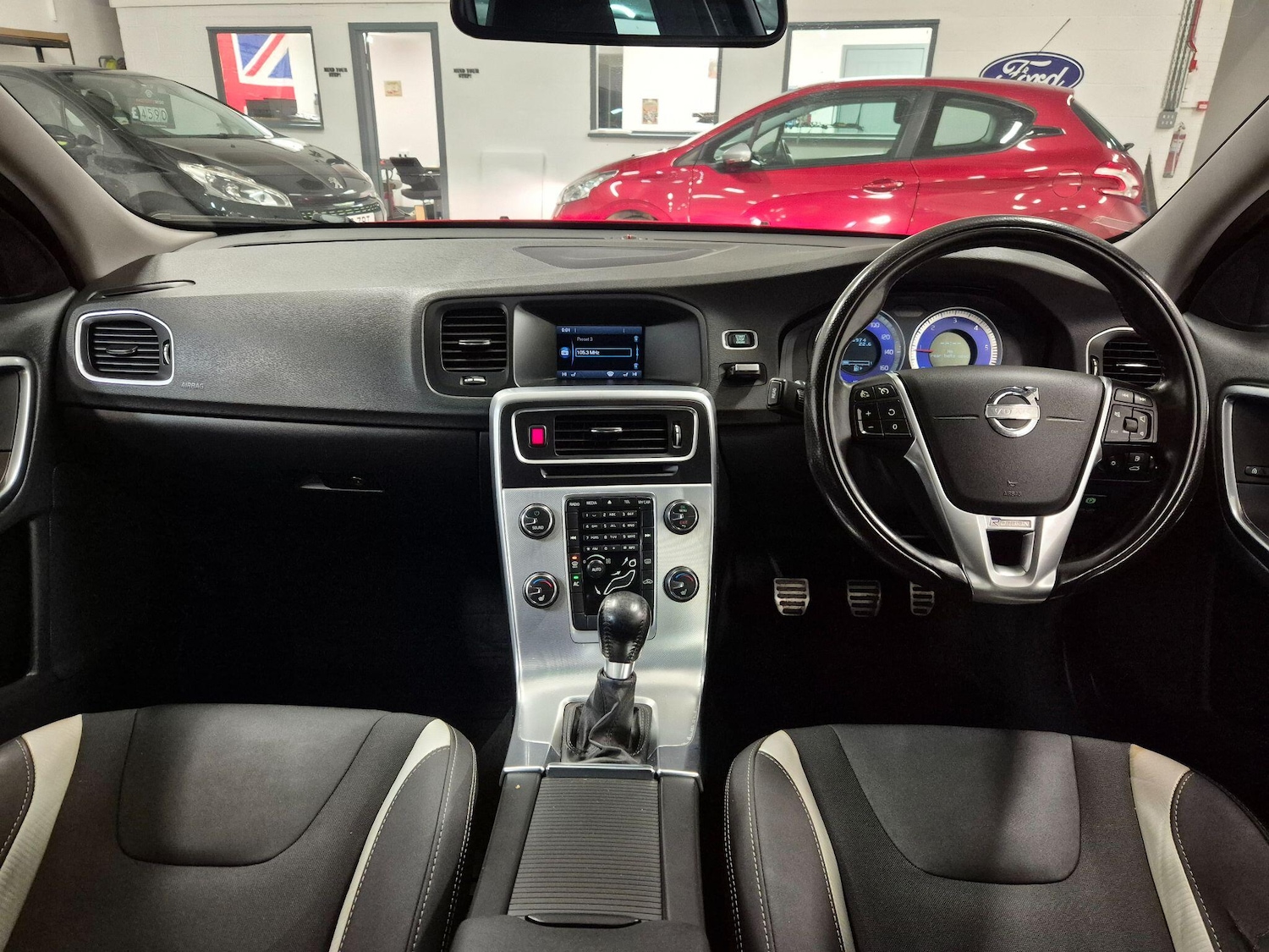 Used Volvo V60 2012 for sale - 76786650: Photo 56