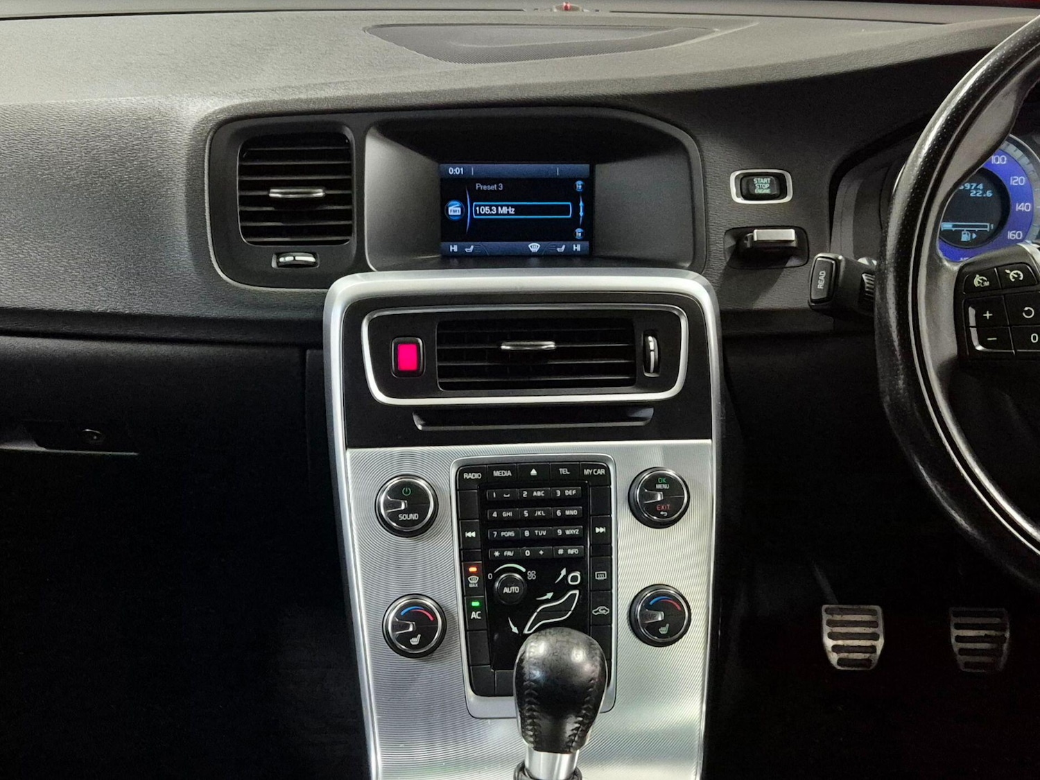 Used Volvo V60 2012 for sale - 76786650: Photo 57