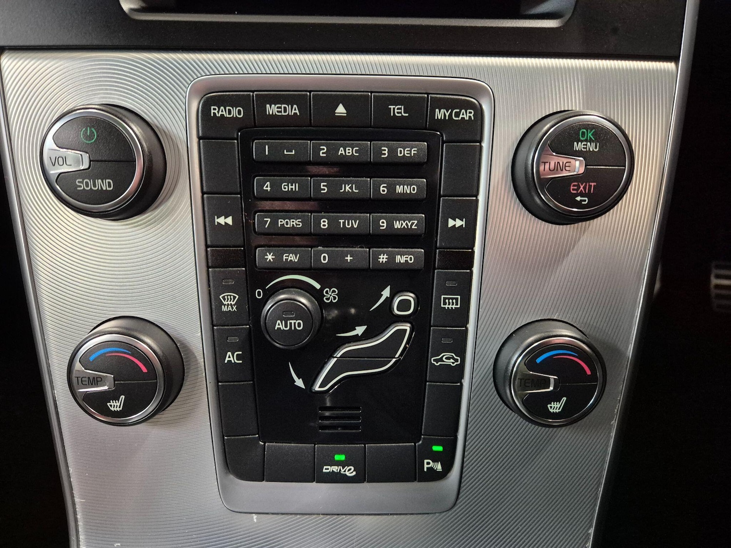 Used Volvo V60 2012 for sale - 76786650: Photo 61