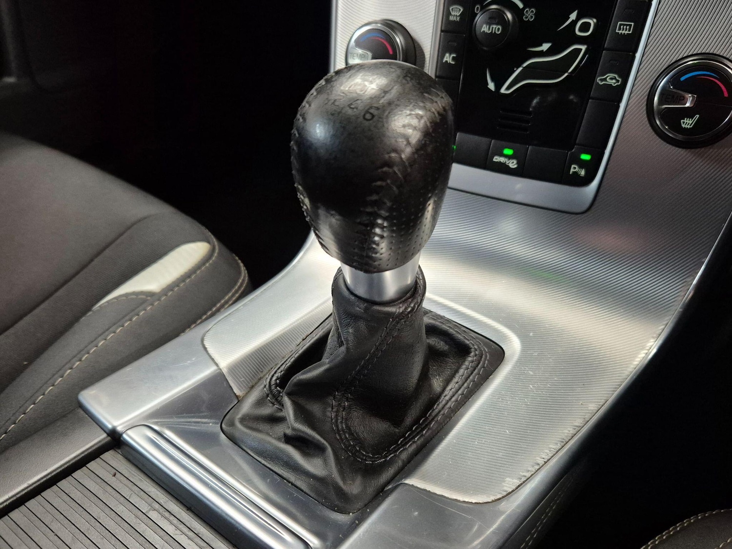 Used Volvo V60 2012 for sale - 76786650: Photo 62