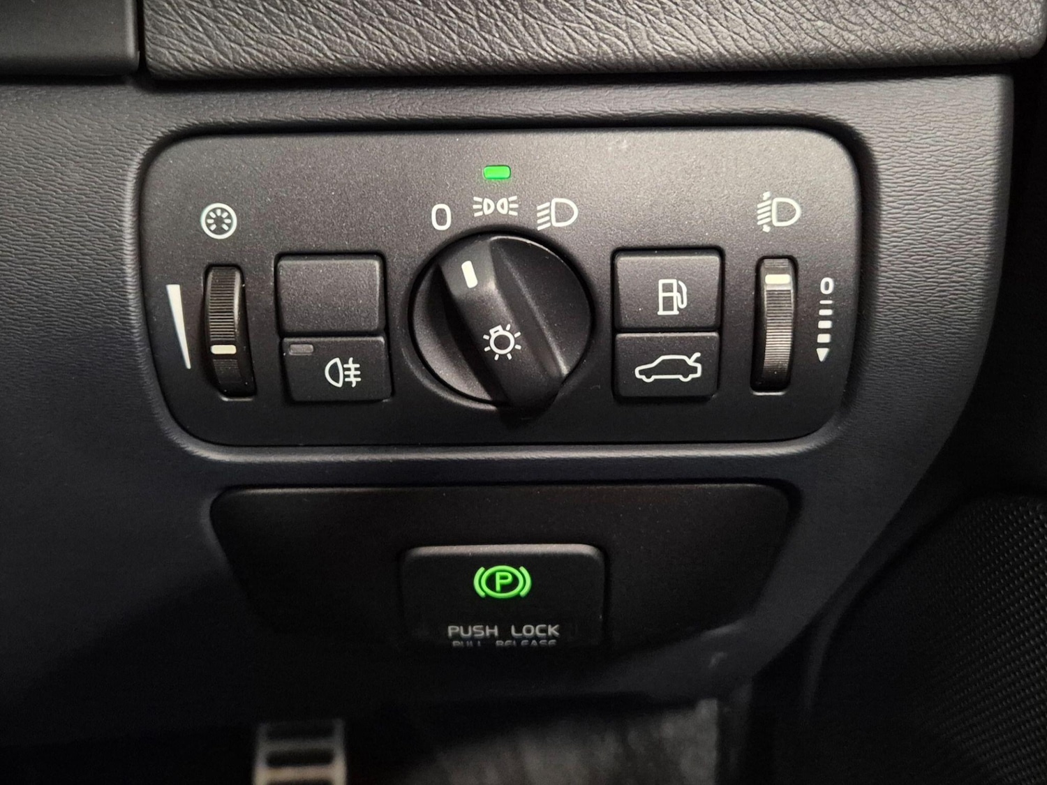 Used Volvo V60 2012 for sale - 76786650: Photo 70