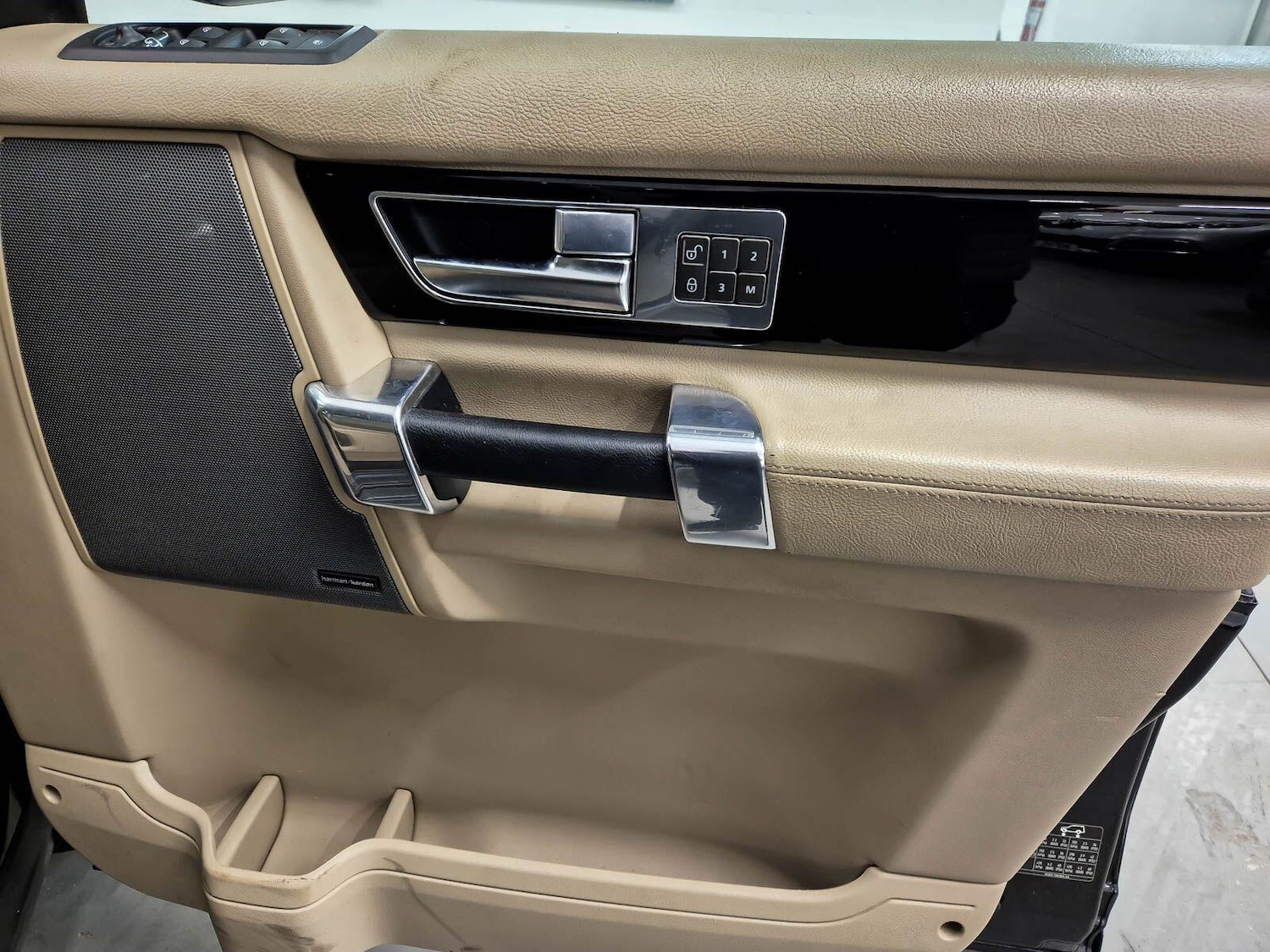 Used Land Rover Discovery 2012 for sale - 77120630: Photo 31