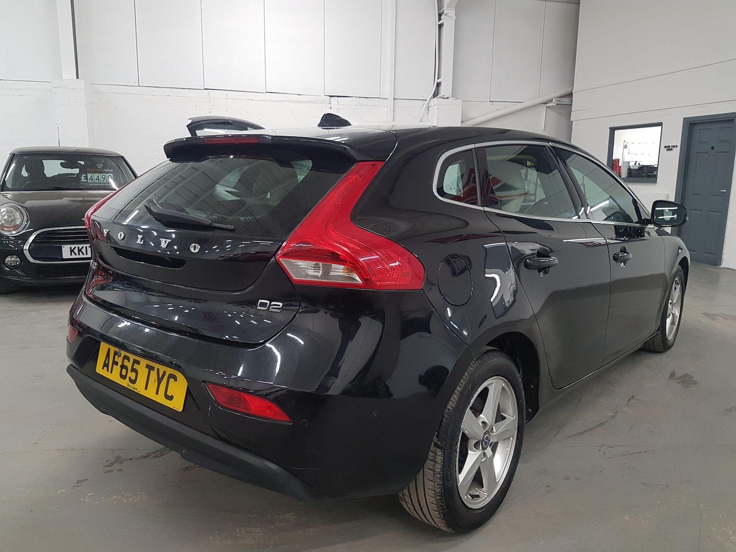 Used Volvo V40 2015 for sale - 77109772: Photo 10
