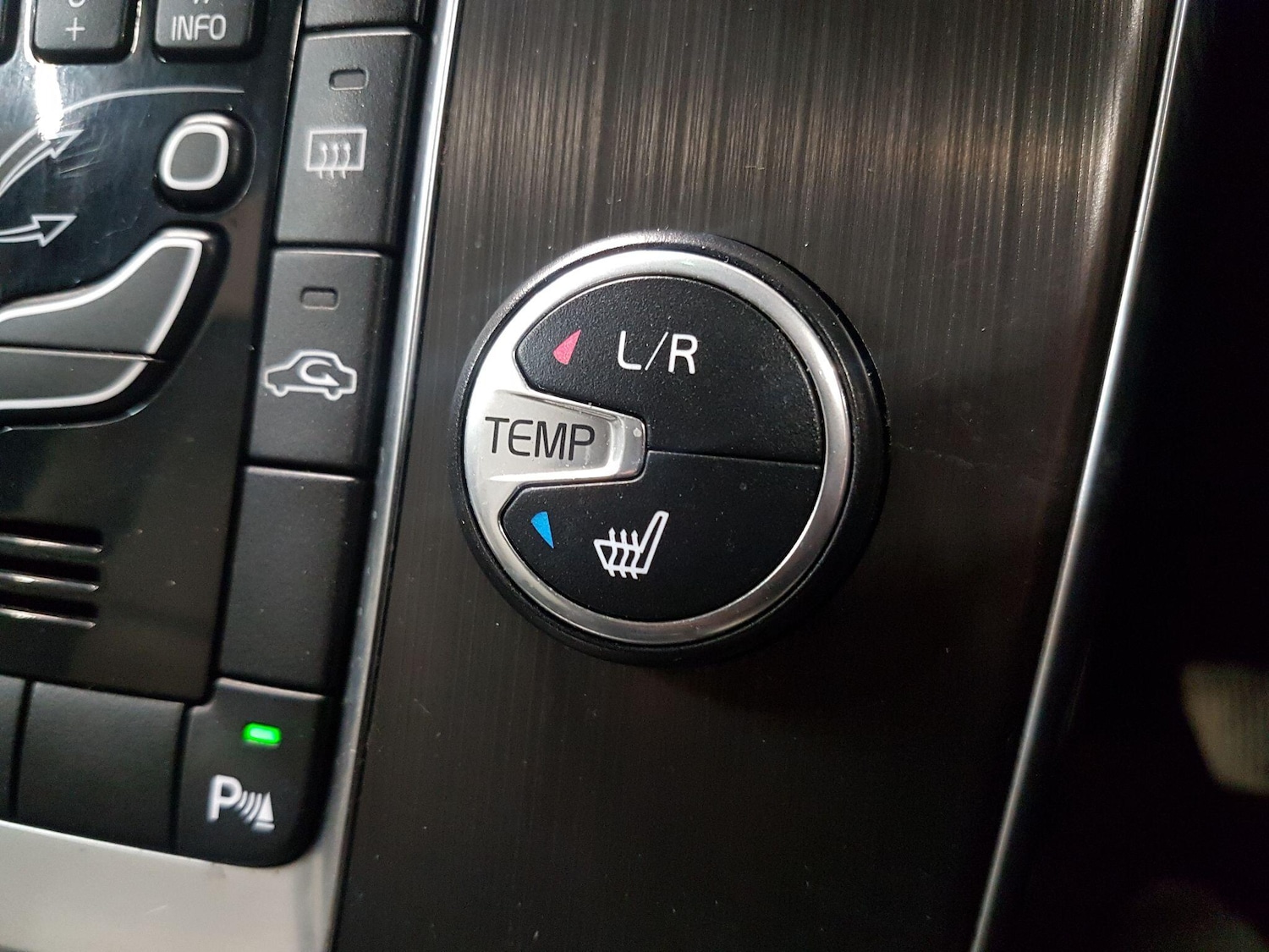 Used Volvo V40 2015 for sale - 77109772: Photo 17