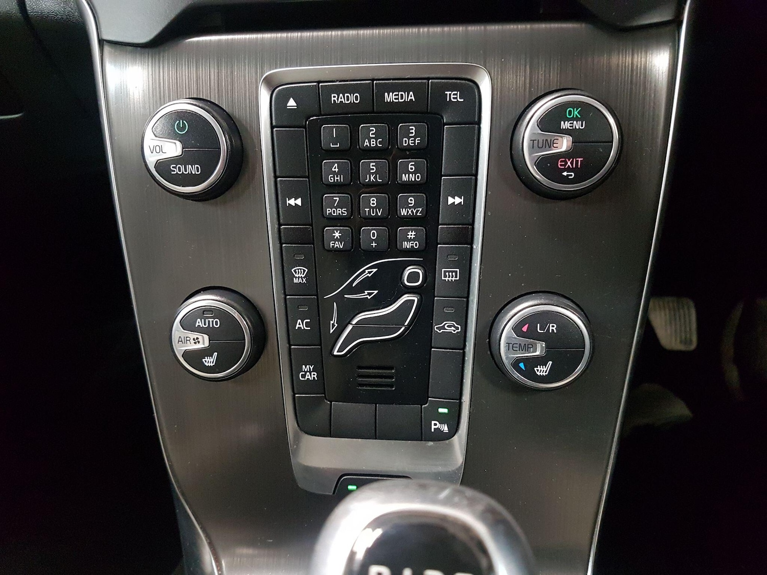 Used Volvo V40 2015 for sale - 77109772: Photo 18