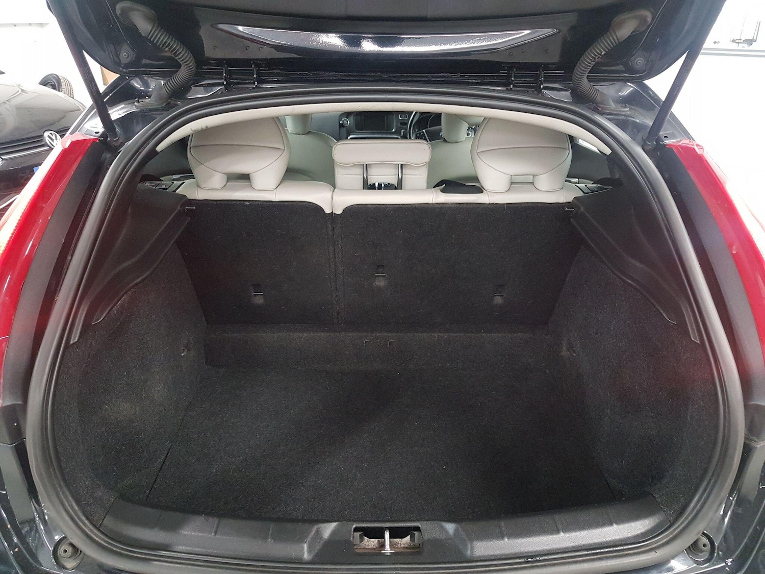 Used Volvo V40 2015 for sale - 77109772: Photo 32