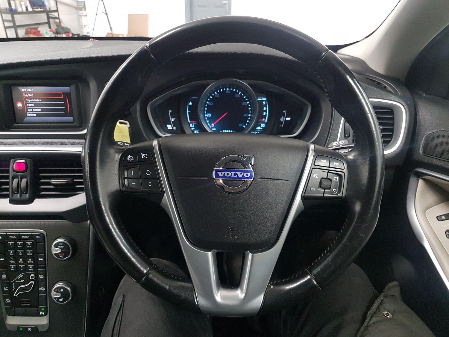 Used Volvo V40 2015 for sale - 77109772: Photo 33