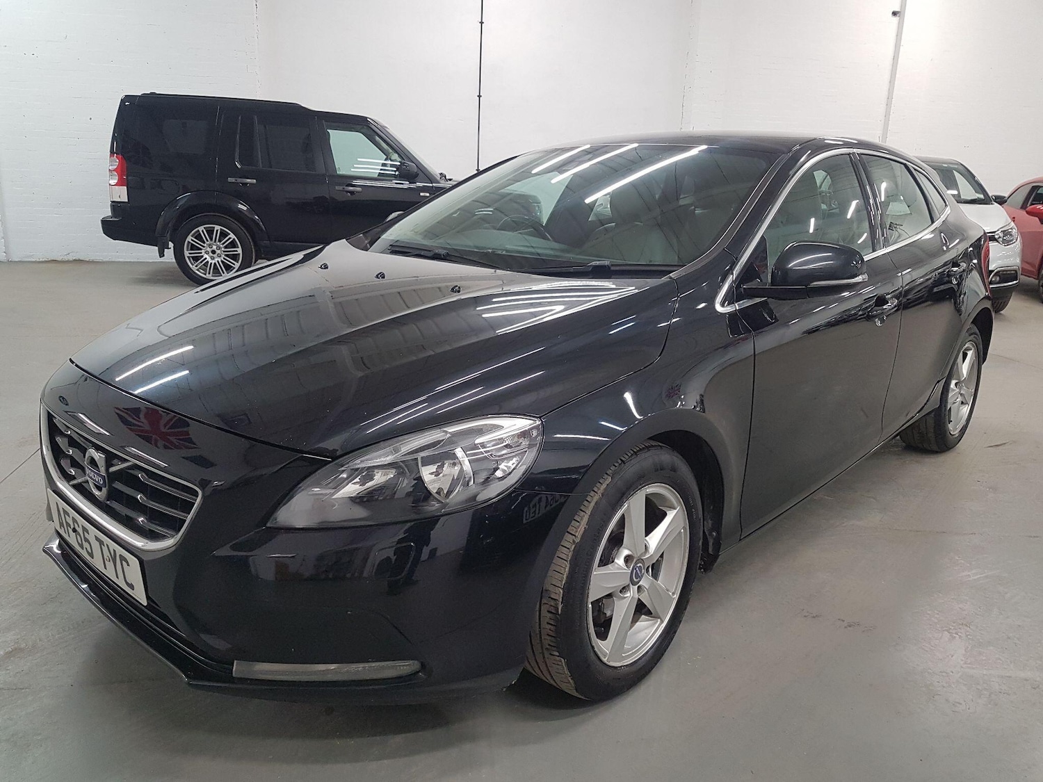 Used Volvo V40 2015 for sale - 77109772: Photo 5