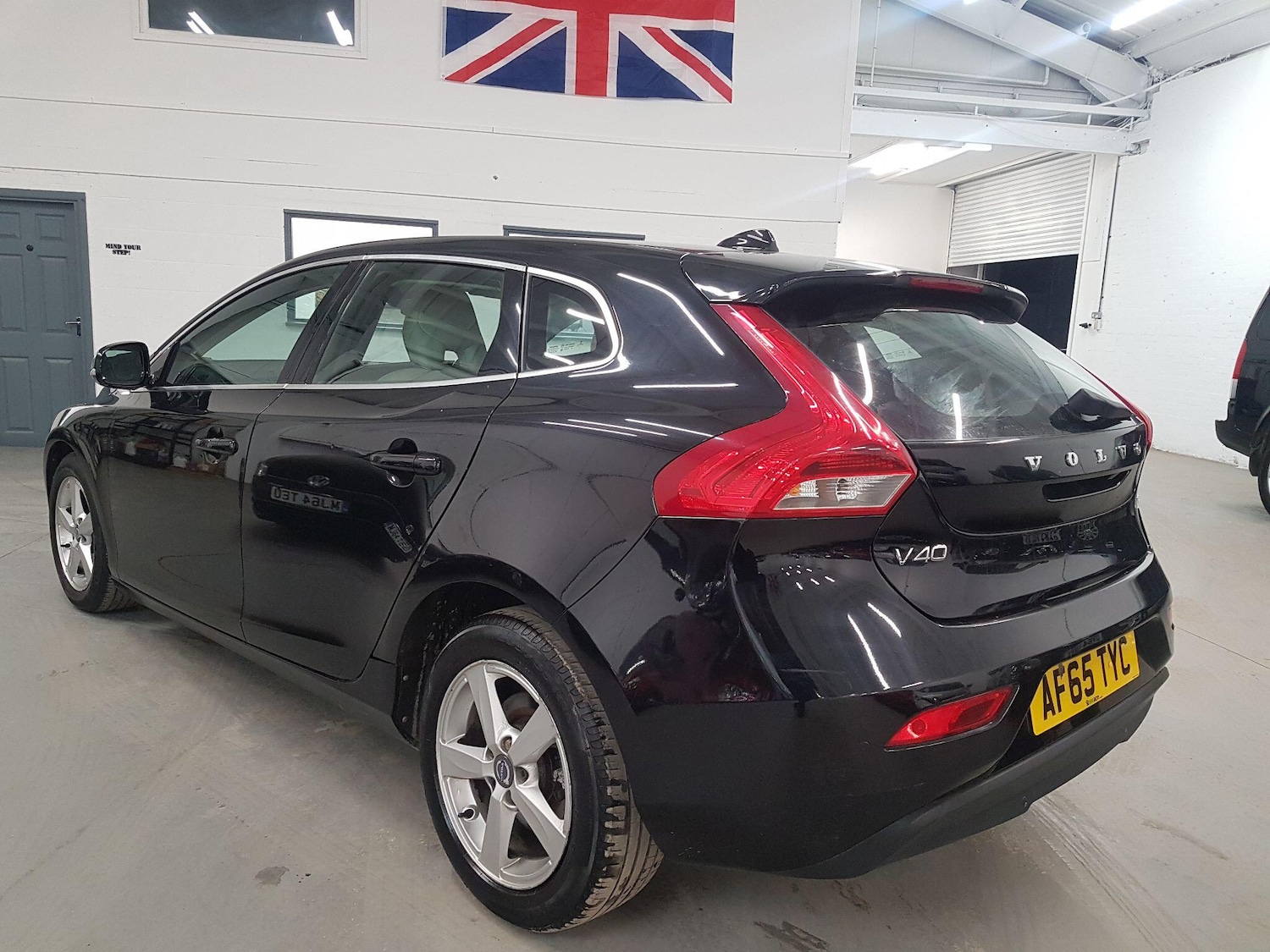 Used Volvo V40 2015 for sale - 77109772: Photo 6